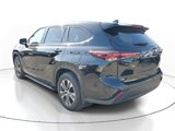 Used 2024 Toyota Highlander XLE image 3