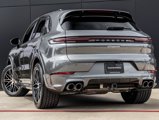Certified 2025 Porsche Cayenne image 3