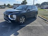 New 2025 Mitsubishi Outlander SE image 3