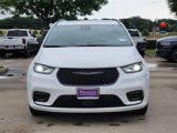 New 2025 Chrysler Pacifica Select image 2