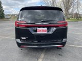 New 2025 Chrysler Pacifica Select image 5