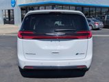 Used 2024 Chrysler Pacifica Select image 6