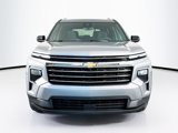 Used 2025 Chevrolet Traverse LT image 2