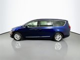 Used 2020 Chrysler Pacifica Touring-L image 4