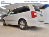 Used 2016 Chrysler Town & Country Touring image 4