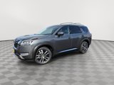 New 2025 Nissan Pathfinder Platinum image 4