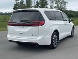 Used 2023 Chrysler Pacifica Touring-L image 3