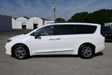 Used 2023 Chrysler Pacifica Limited image 4