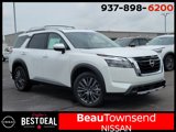 New 2025 Nissan Pathfinder SL image 1