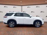 New 2025 Nissan Pathfinder Platinum image 2