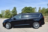 New 2026 Chrysler Pacifica Select image 3