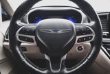 Used 2021 Chrysler Pacifica Touring-L image 4