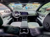 Used 2025 Chevrolet Traverse High Country image 2