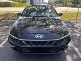 Used 2024 Hyundai Elantra SEL image 3