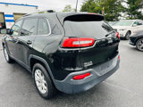 Used 2017 Jeep Cherokee Latitude w/ Cold Weather Group image 3