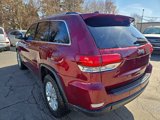 Used 2021 Jeep Grand Cherokee Laredo image 3