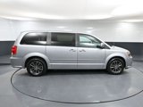 Used 2017 Dodge Grand Caravan SE image 3