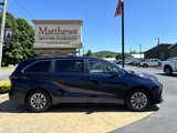 Used 2024 Toyota Sienna LE image 4
