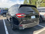 Used 2025 Honda Pilot Sport image 2