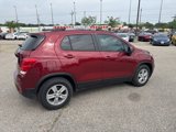 Used 2022 Chevrolet Trax LT w/ LT Convenience Package image 6