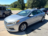 Used 2017 Hyundai Sonata SE image 2