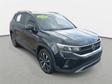 Certified 2022 Volkswagen Taos SE image 3