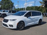 New 2024 Chrysler Pacifica Limited w/ Uconnect Theater Family Group image 2
