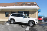 Used 2023 Jeep Grand Cherokee Laredo w/ Luxury Tech Group I image 2