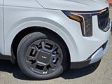 New 2025 Kia Carnival EX image 3