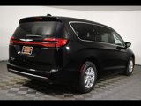 New 2025 Chrysler Pacifica Select image 2
