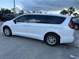 New 2025 Chrysler Pacifica Select image 4