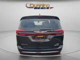 New 2026 Chrysler Pacifica Select image 3