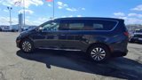Certified 2023 Chrysler Pacifica Limited image 2