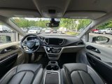 Used 2024 Chrysler Pacifica Touring-L image 3