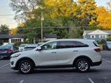 Used 2017 Kia Sorento LX w/ LX Convenience Package image 4
