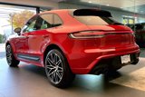 Certified 2024 Porsche Macan image 2