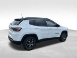 Used 2025 Jeep Compass Limited image 5