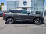 Used 2022 Volvo XC60 B5 Momentum image 4