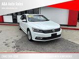 Used 2017 Volkswagen Passat 1.8T SE w/ SE Lighting Package image 2