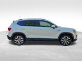 Used 2024 Volkswagen Taos SE image 3