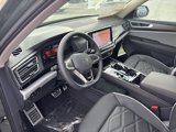 New 2025 Volkswagen Atlas Peak Edition SE image 4