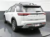 New 2025 Nissan Pathfinder SL image 4