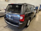 Used 2015 Chrysler Town & Country Limited image 5