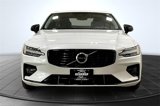 Certified 2022 Volvo S60 B5 Momentum w/ Premium Package image 3