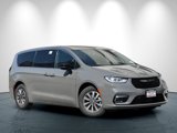 New 2025 Chrysler Pacifica Select image 2