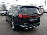 Used 2021 Chrysler Pacifica Touring image 3