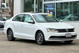 Used 2017 Volkswagen Jetta SE image 2