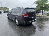 Used 2019 Chrysler Pacifica Touring-L image 6