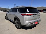 New 2025 Nissan Pathfinder Platinum image 5