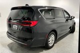 Used 2023 Chrysler Pacifica Touring-L image 5